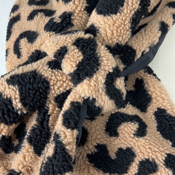 Apparis Tanvi Scarf Teddy Leopard Scarf - Picture 4 of 9